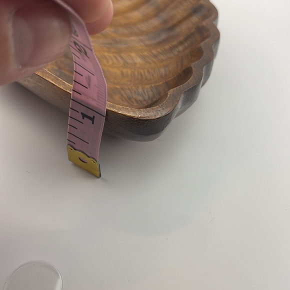 Small Wooden Clam Shell Shaped Dish or Trinket Tray (C) - Picture 6 of 6